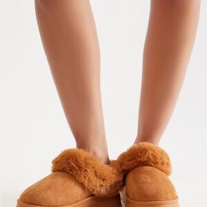 Cozy Tan Women's Slippers